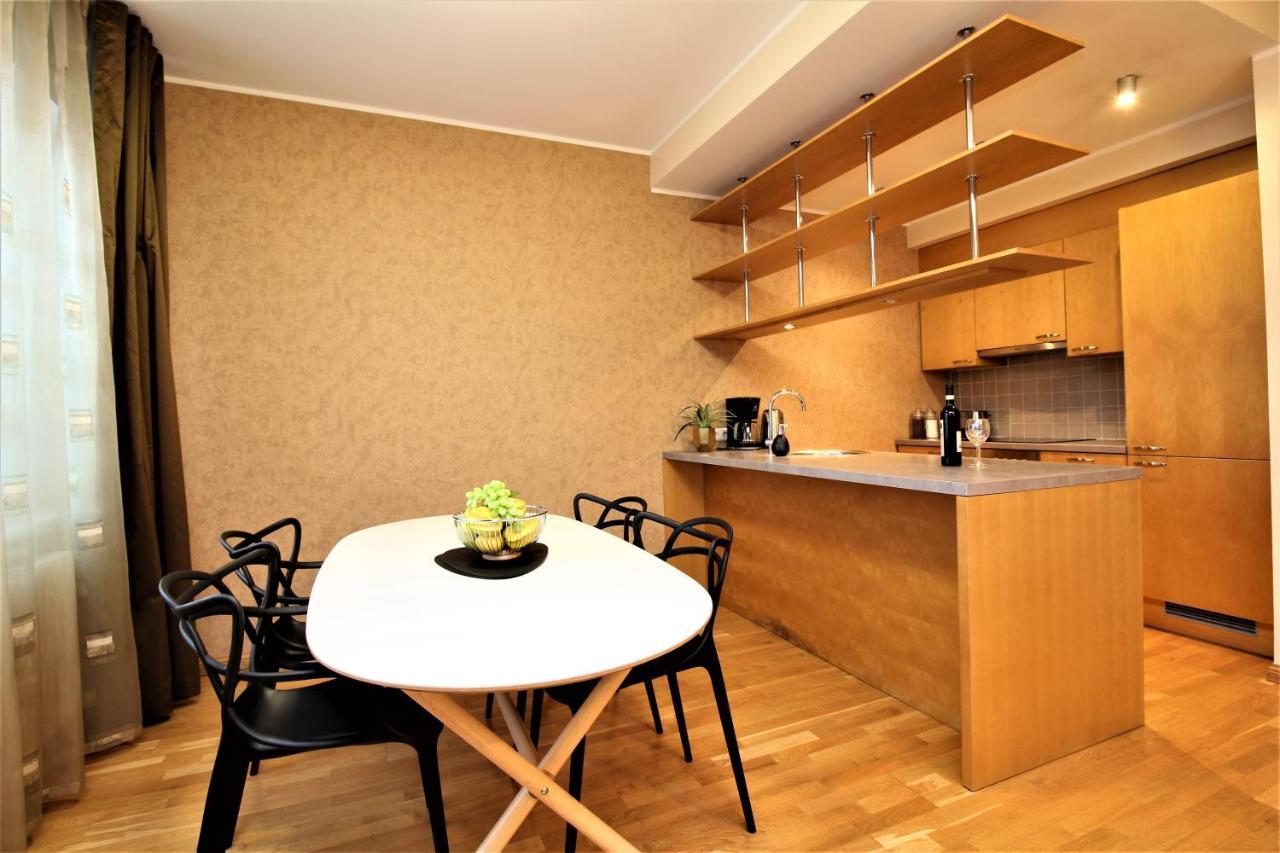 Apartahotel Freedom Square 4*